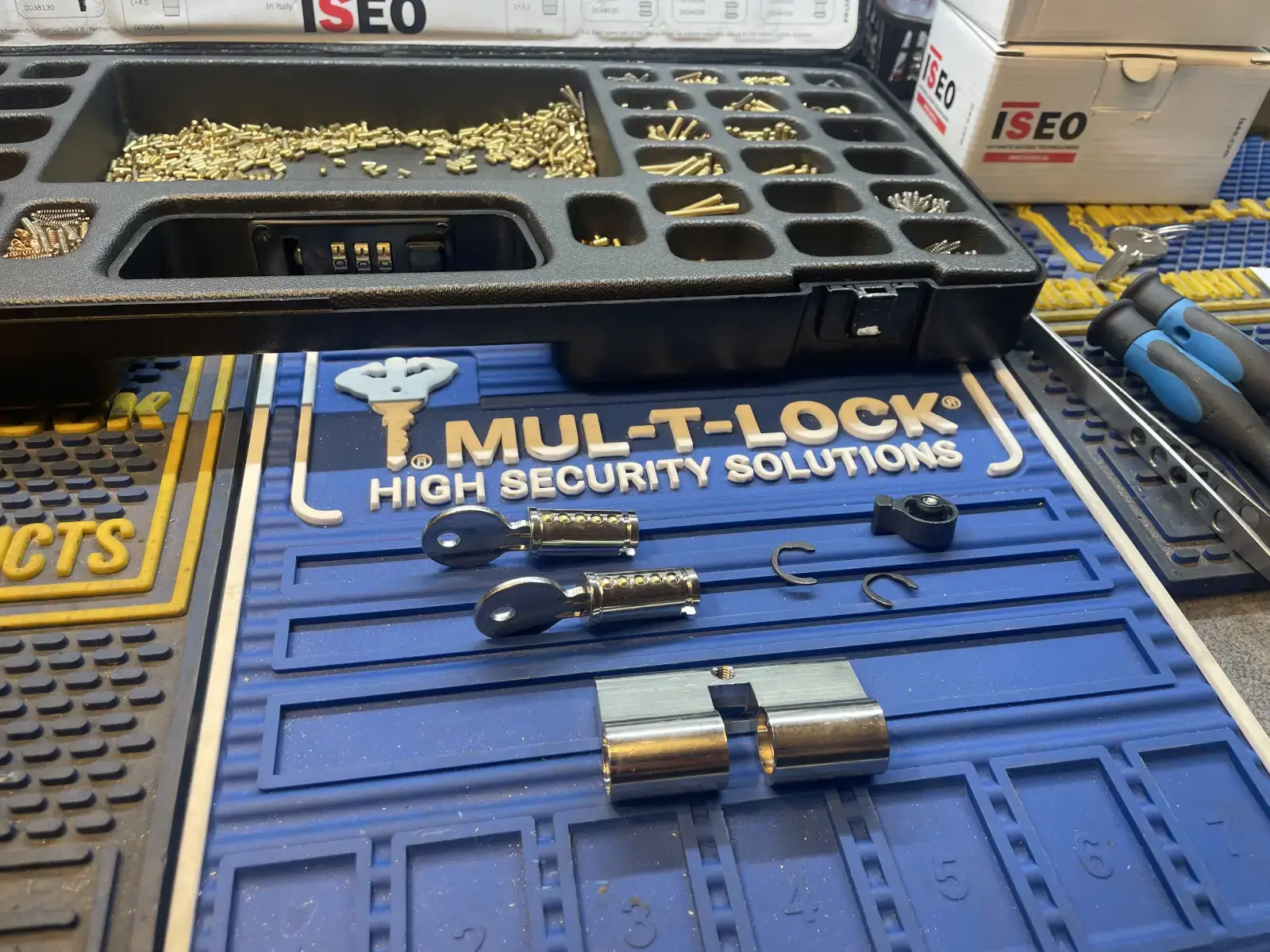 Spynos šerdies remontas ir perkodavimas
