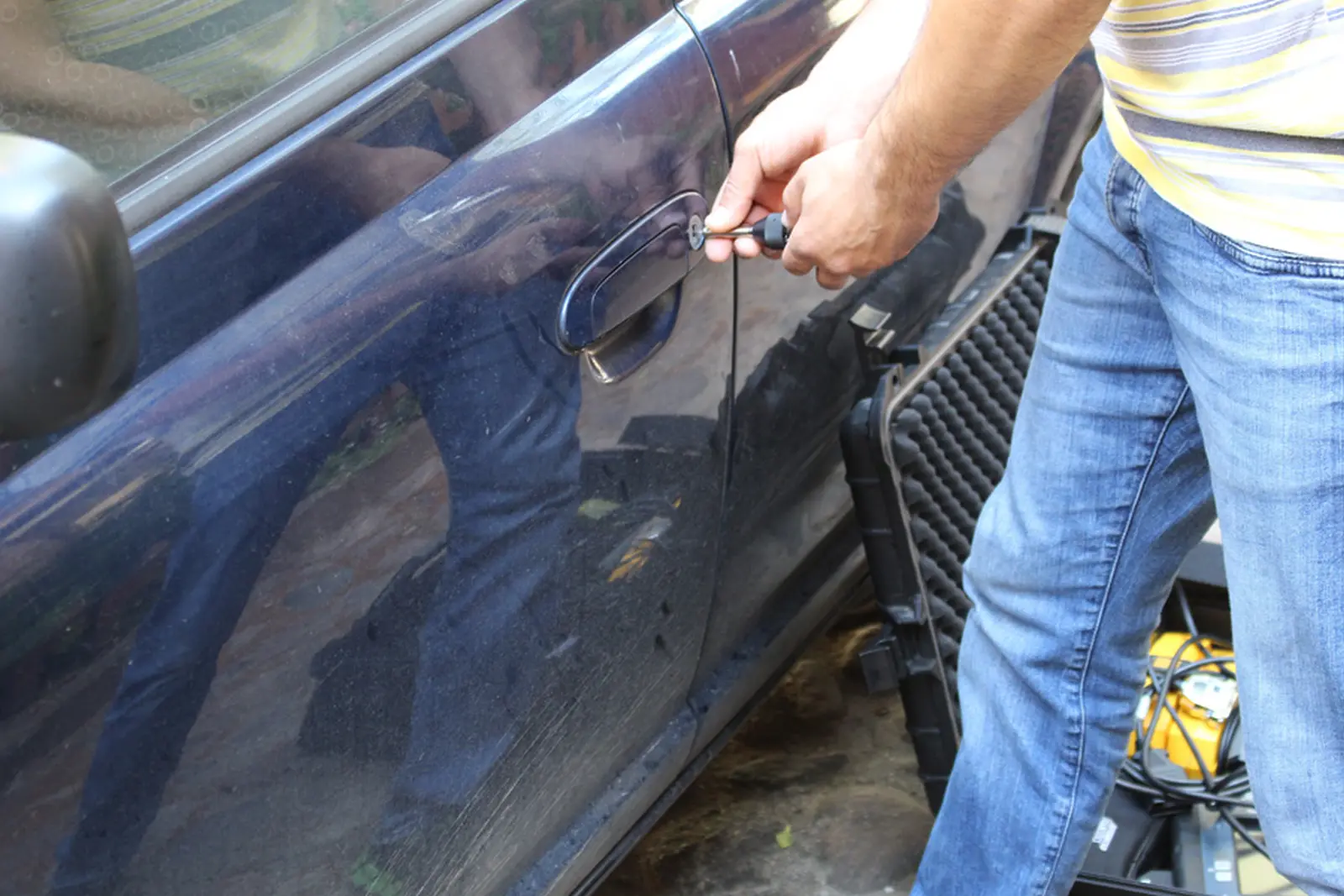 Automobilio durų spynos ardymas